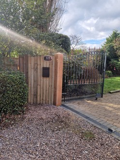 to_remove_and_replace_a_rotten_gatepost After